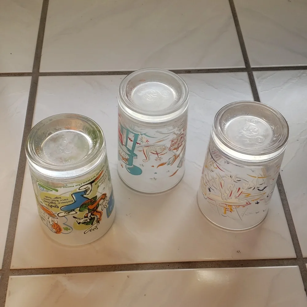 Vintage rare hard to find set of McDonalds Disney years of magic tumblers (3) - Picture 5 of 8